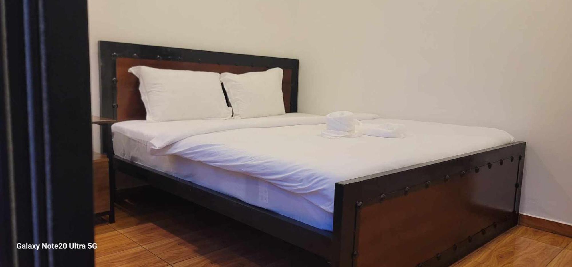 Park Inn Boutique And Hostel Kampot Exterior photo